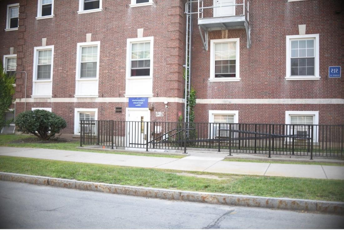 An exterior view of Sigma Epsilon House.